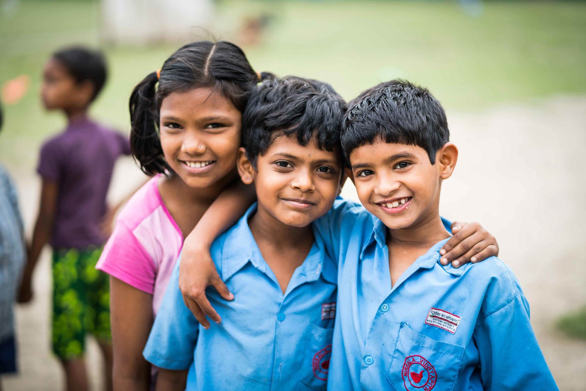Volunteer-children-scaled