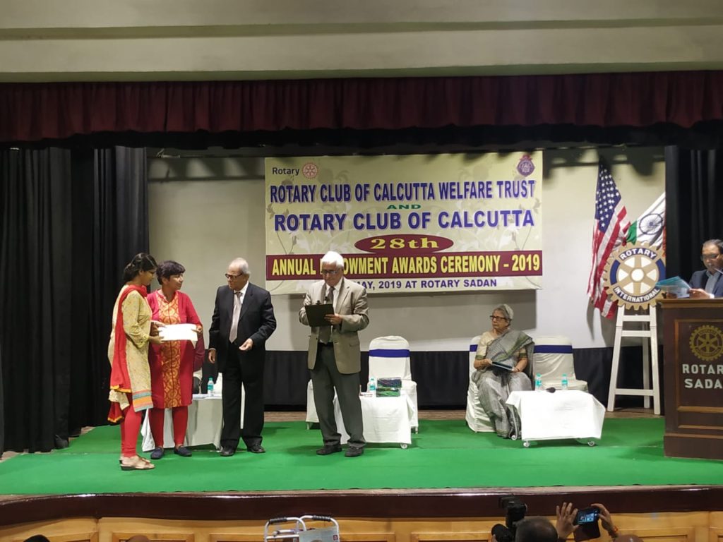 Ruby Sen and Ananya Chatterjee receive Calcutta Rescue's award